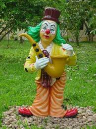 Giggling Clown Statue - SCP Inc.